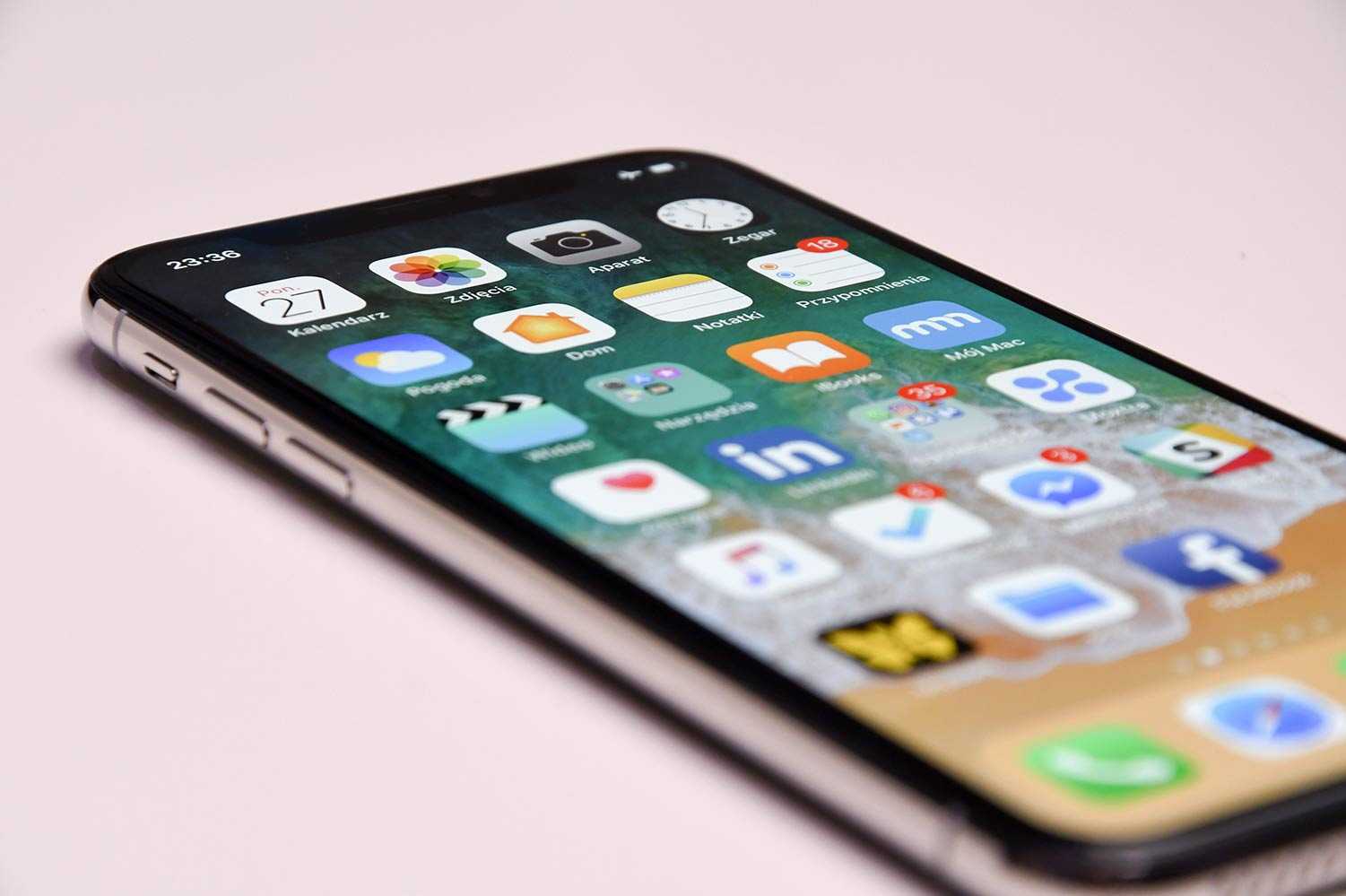 Notifications via Apple iPhone Notifications via Apple iPhone